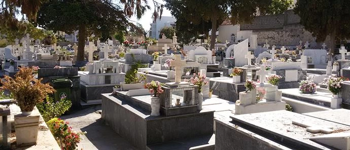 Τραγωδία στην Χαλκίδα: Άφησε την τελευταία του πνοή μέσα στο νεκροταφείο μπροστά στη σύζυγο και την πεθερά του